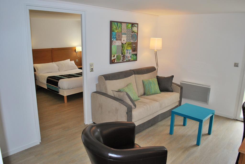 Hotel Le Relais Des Champs Eugenie-les-Bains Dış mekan fotoğraf